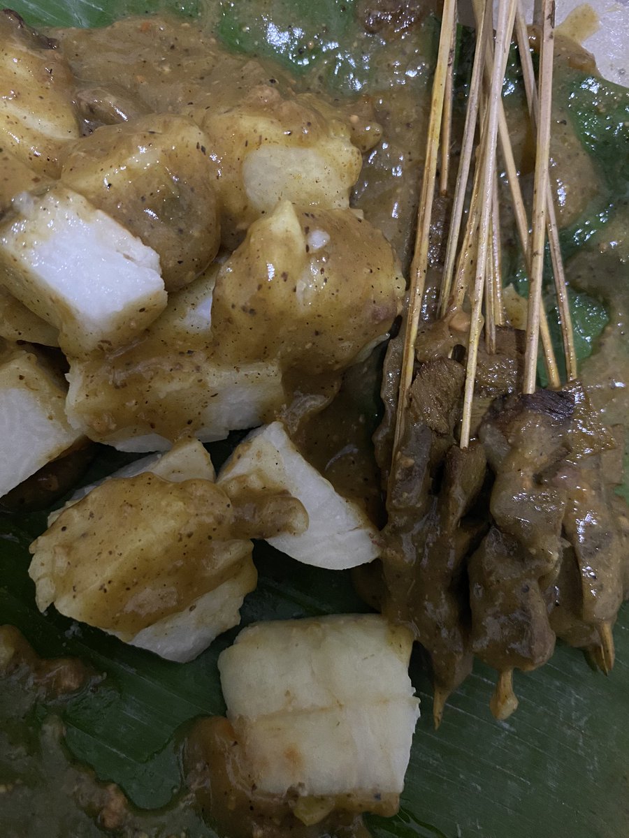 Ini adalah waktu yg tepat untuk melahap sate padang.