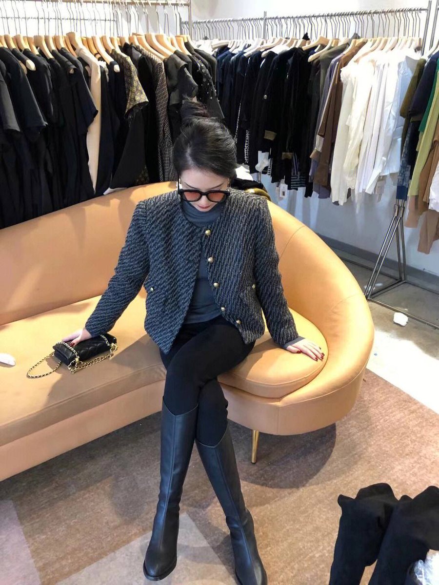 LiLi2561239's tweet image. #Fashion #tweedjacket