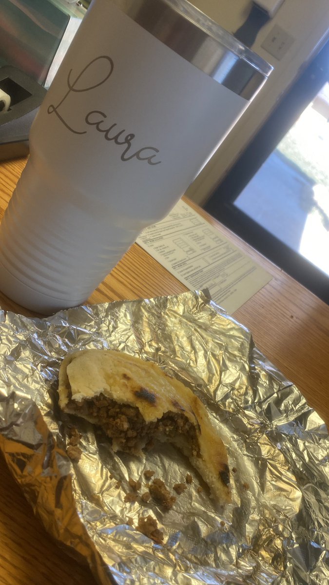 lohomicide's tweet image. A gordita and some water 🥴 no more sodas 😩 #Headachefromhell