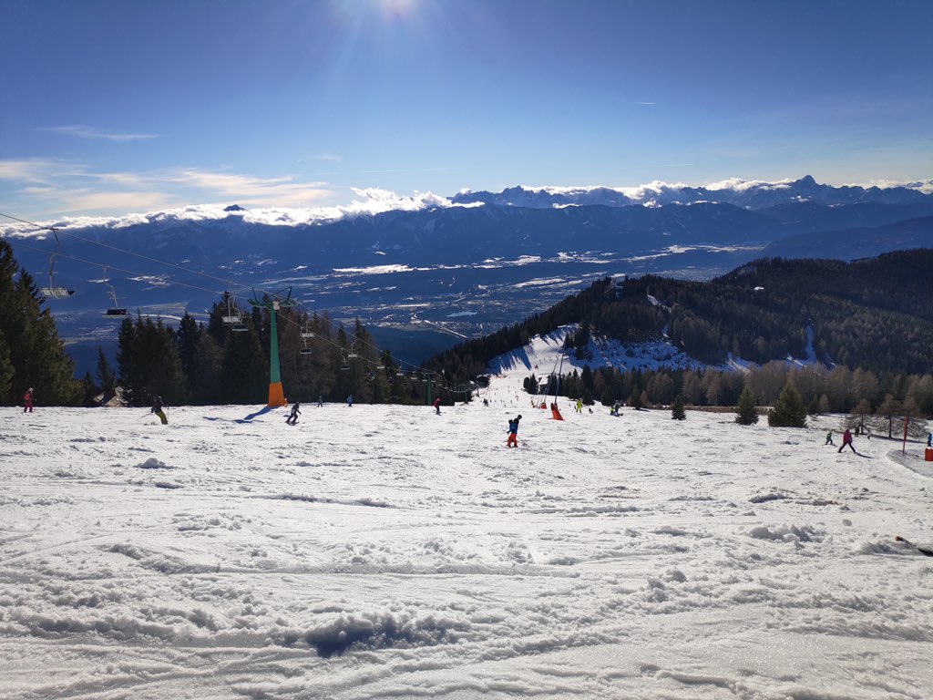 Amyke0807's tweet photo. Austria Villach Gerlitzen skiing https://t.co/FlPdu6lX0M