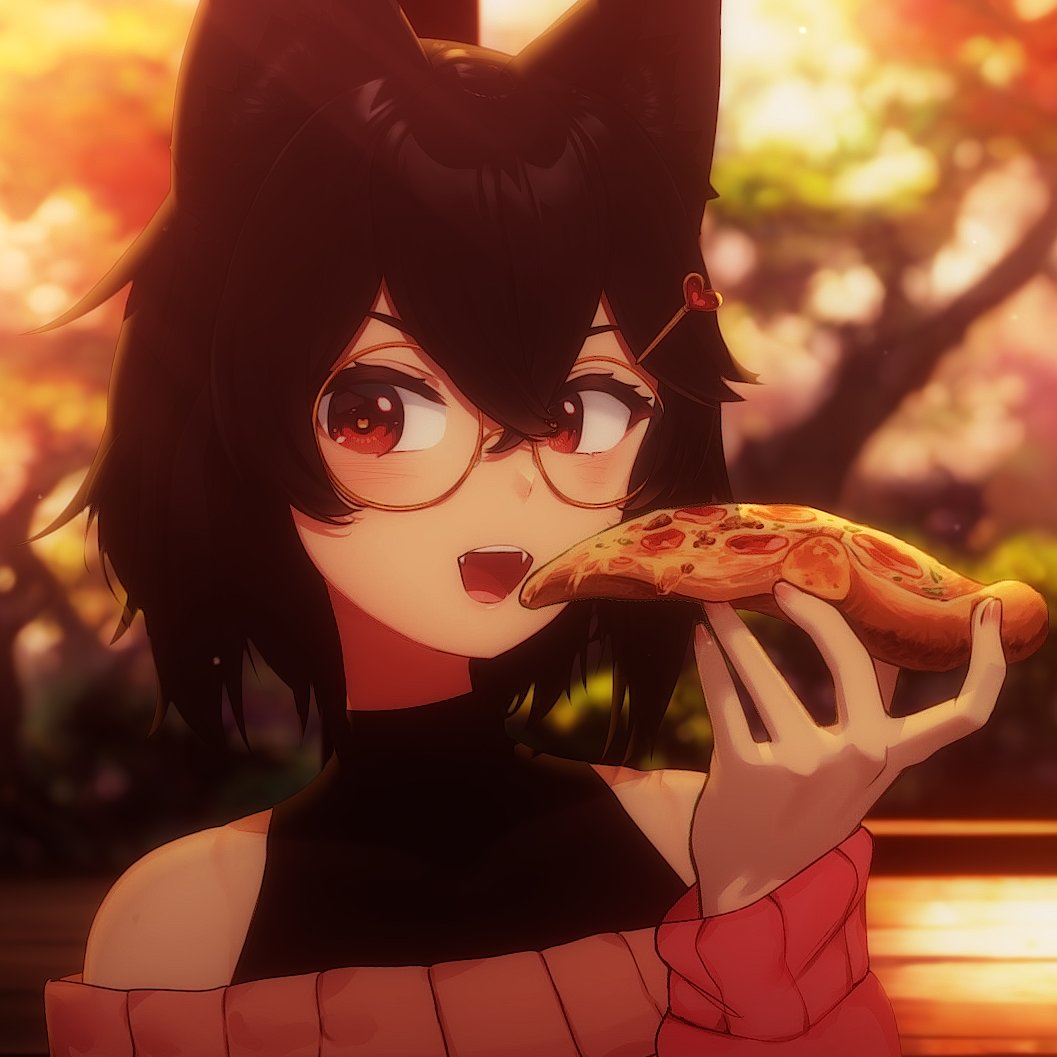Pizza for lunch, want some? ✨