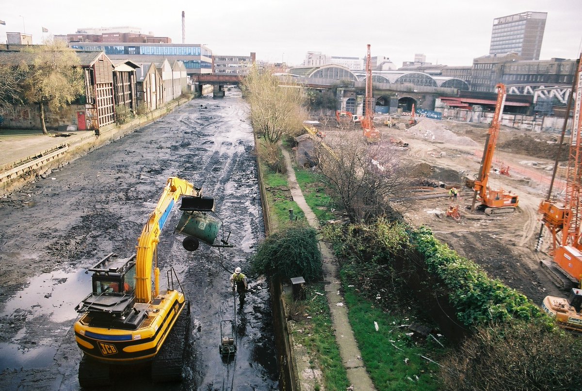inpaddington's tweet photo. Bored? Check us out 23 years ago... 👀🏗️ https://t.co/TohdfsqrbM