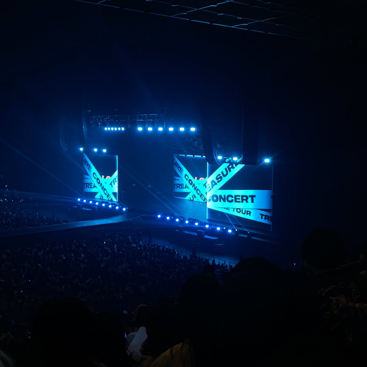 ___ji_hoon___'s tweet photo. 2日間、3公演本当に楽しかった。
やっぱりTREASUREってかっこよくてステキな人たちの集まりで、可愛すぎるの。何回も口に出してあーーー楽しかったって言っちゃうくらいすんばらしく楽しいライブだった。トリプルアンコールとか感動的過ぎたし、リアルに生きてるメンバーを拝めて幸せでした。 https://t.co/3wLLfq2hDs