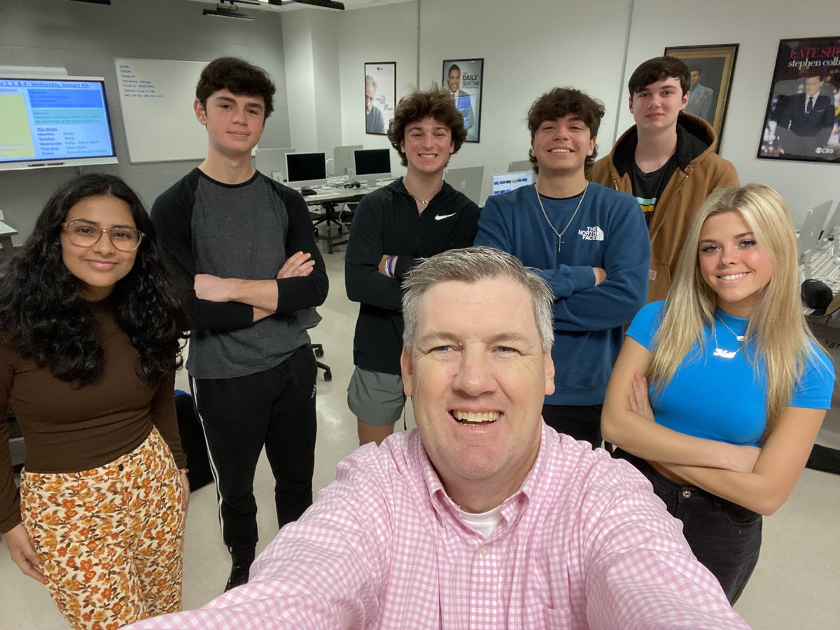 bobcarroll24's tweet photo. First Day Selfie for 2nd Semester - 1st Block.
#FirstDaySelfie
#MrBobSelfie https://t.co/r73EOJcXVJ