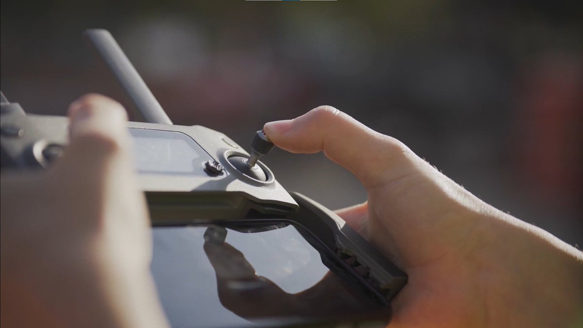 DroneDeploy's tweet photo. If you've ever asked yourself, 'what is reality capture?' we've got the answer👇

In our latest blog, we'll dive into the basics of what reality capture is, and how developing a reality capture program can directly benefit your business.

Start reading 👉 https://t.co/gNy4fgfNUo https://t.co/pI6dyyA06n