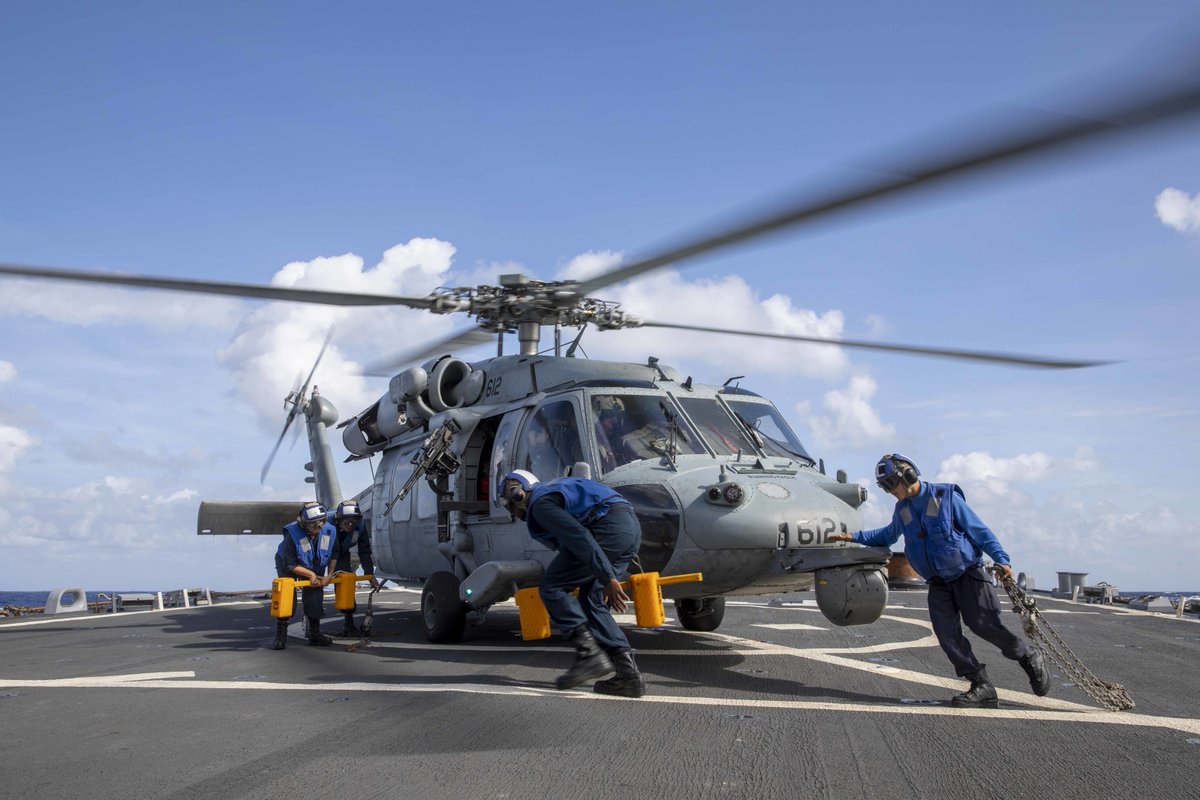 Preserving a #FreeAndOpenIndoPacific! ⚓ 

#USSDecatur (DDG 73) and #USSBunkerHill (DDG 52) conduct maritime operations in the #PhilippineSea. 

Decatur and Bunker Hill are in @US7thFleet conducting routine operations.