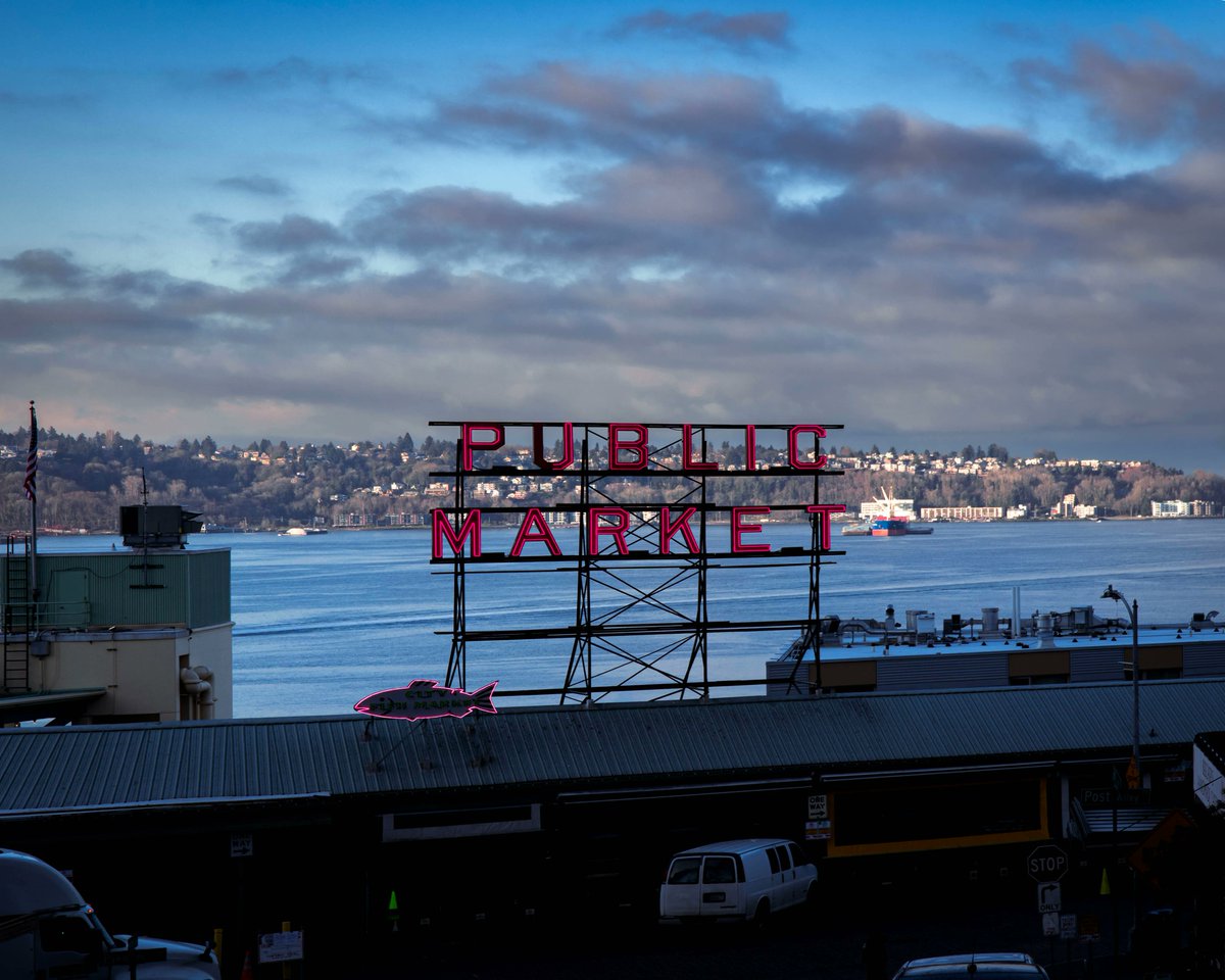 RidinTheUnknown's tweet photo. Without a plan I'm just wandering the streets of Seattle. #sony #seattle #travel #photography #travelphotography #travelgram #wanderlust #adventure #instatravel #explore #traveling #Travelholic #TravelAddict #travelmore https://t.co/G9DISMLkp5