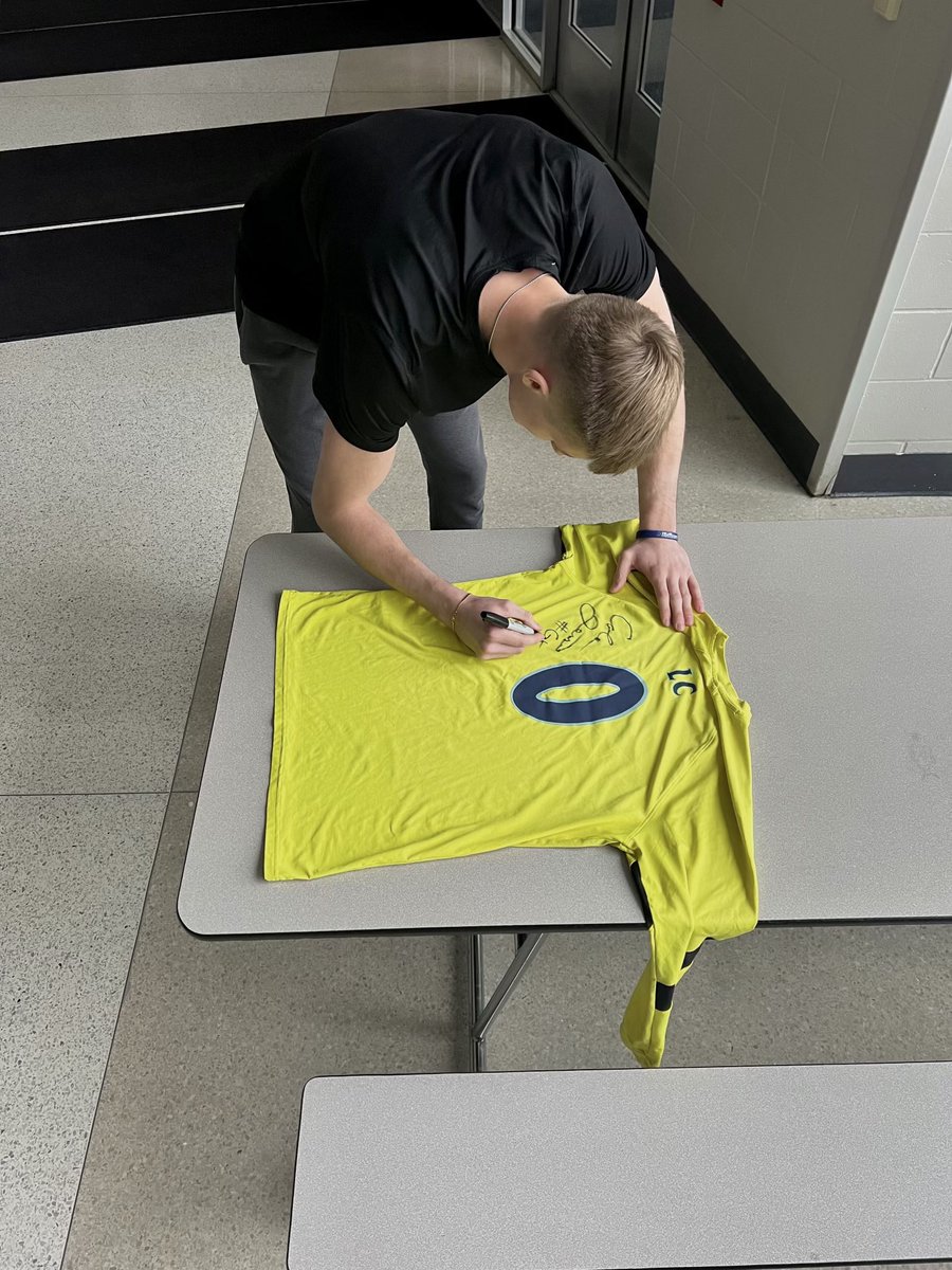 LCBOYSSOCCER1's tweet photo. Our program has decided to retire @ColeJ_4’s number and GK jersey. Congratulations Cole and best of luck in the MLS! https://t.co/emVWuEWIK2