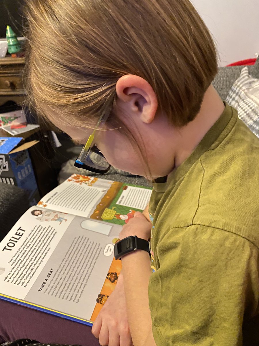 Claire Hayes tweet media