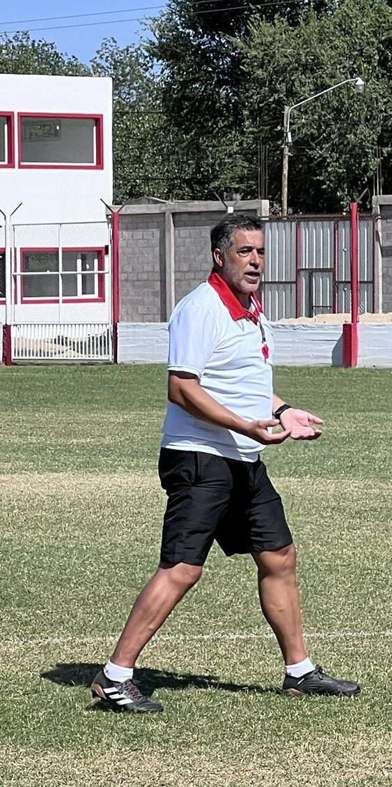 Audiodeportes's tweet photo. #Luján Hoy arrancó la pretemporada con el DT Mena, el plantel de jugadores que renovaron y las 5 incorporaciones ( R.Sánchez,L. Monasterio, F. Rodríguez, E.Ramos y M. Antúnez). En las próximas horas se incorporará un volante central. Se jugarán 4 amistosos. https://t.co/PMpGvOqsdi
