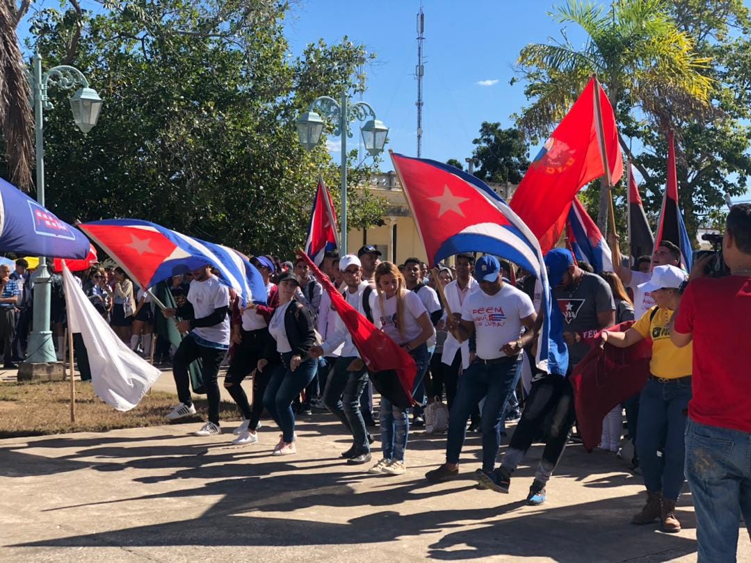 La reedición de la #CaravanadeLaLibertad, con nuestros jóvenes y combatientes como protagonistas, ya llega al centro del país y como cada año, la alegría se respira entre sus protagonistas, quienes saben cuánto de historia Patria y compromiso hay en ese recorrido #Cuba