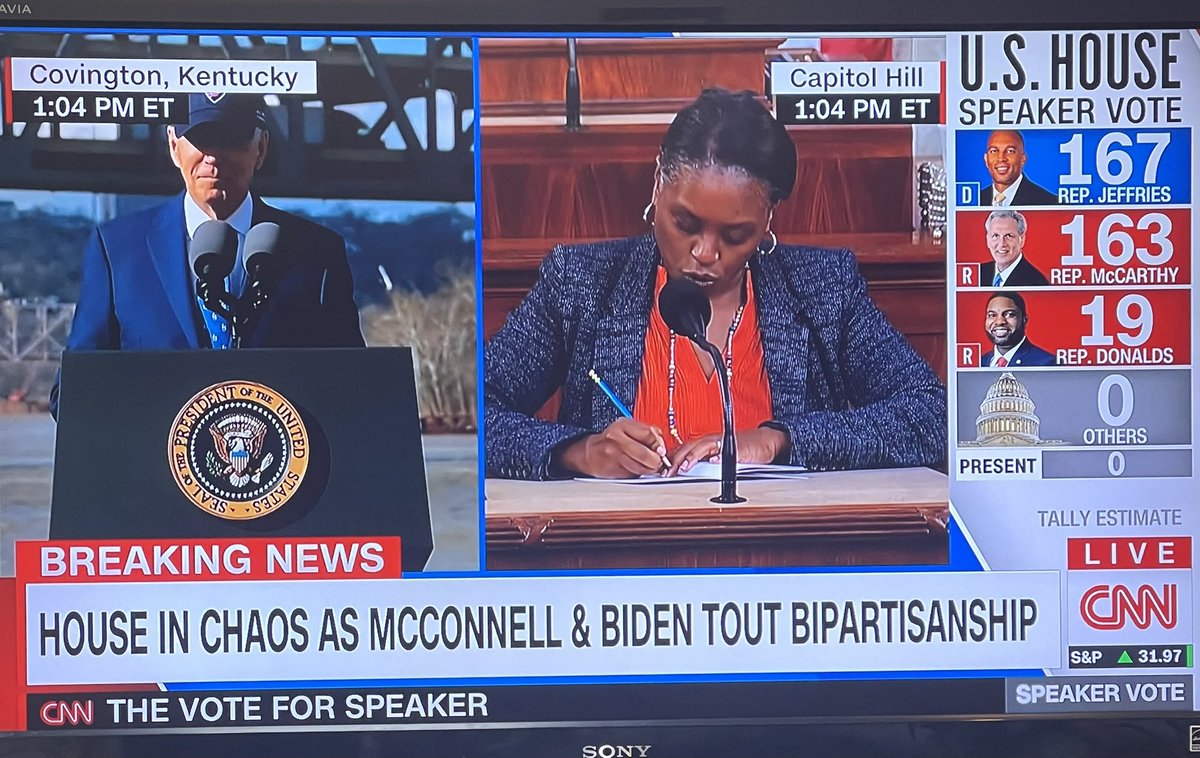 Eli Stokols tweet media