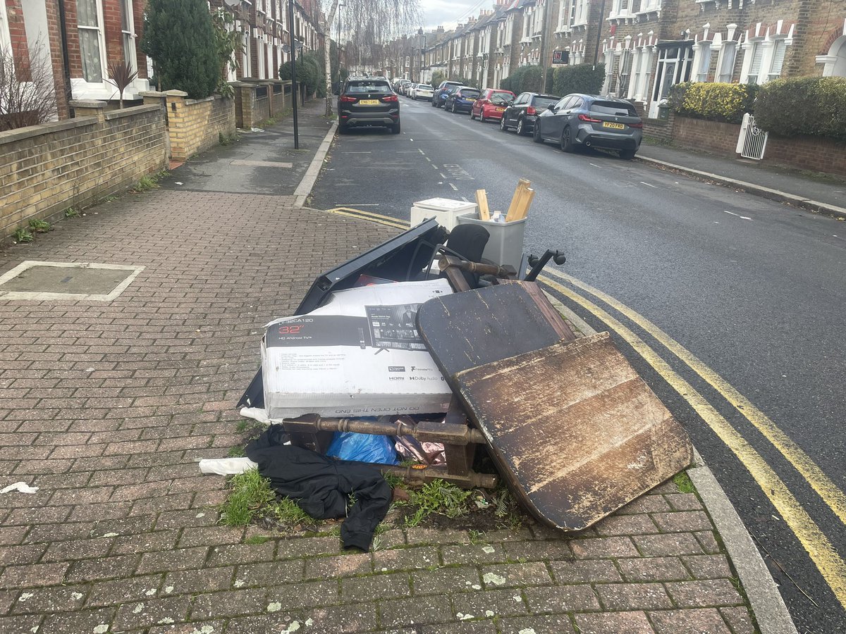 Yet another epic fail from <a href="/lambeth_council/">Lambeth Council</a> to clear still rubbish fly tipped 12 days and counting on corner of Kildoran and Strathleven Road SW2 #rubbish #epicfail