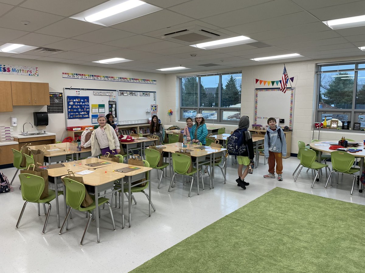 lisaprill's tweet photo. Yesterday our new wing opened up at our school! About 20 classrooms began in a new space after winter break with all new technology. Big kuddos to these fine #fcpssbts who came over to @oakhilles and helped me and @jlstanczak get teachers up and running!! https://t.co/1vosPUUhBp