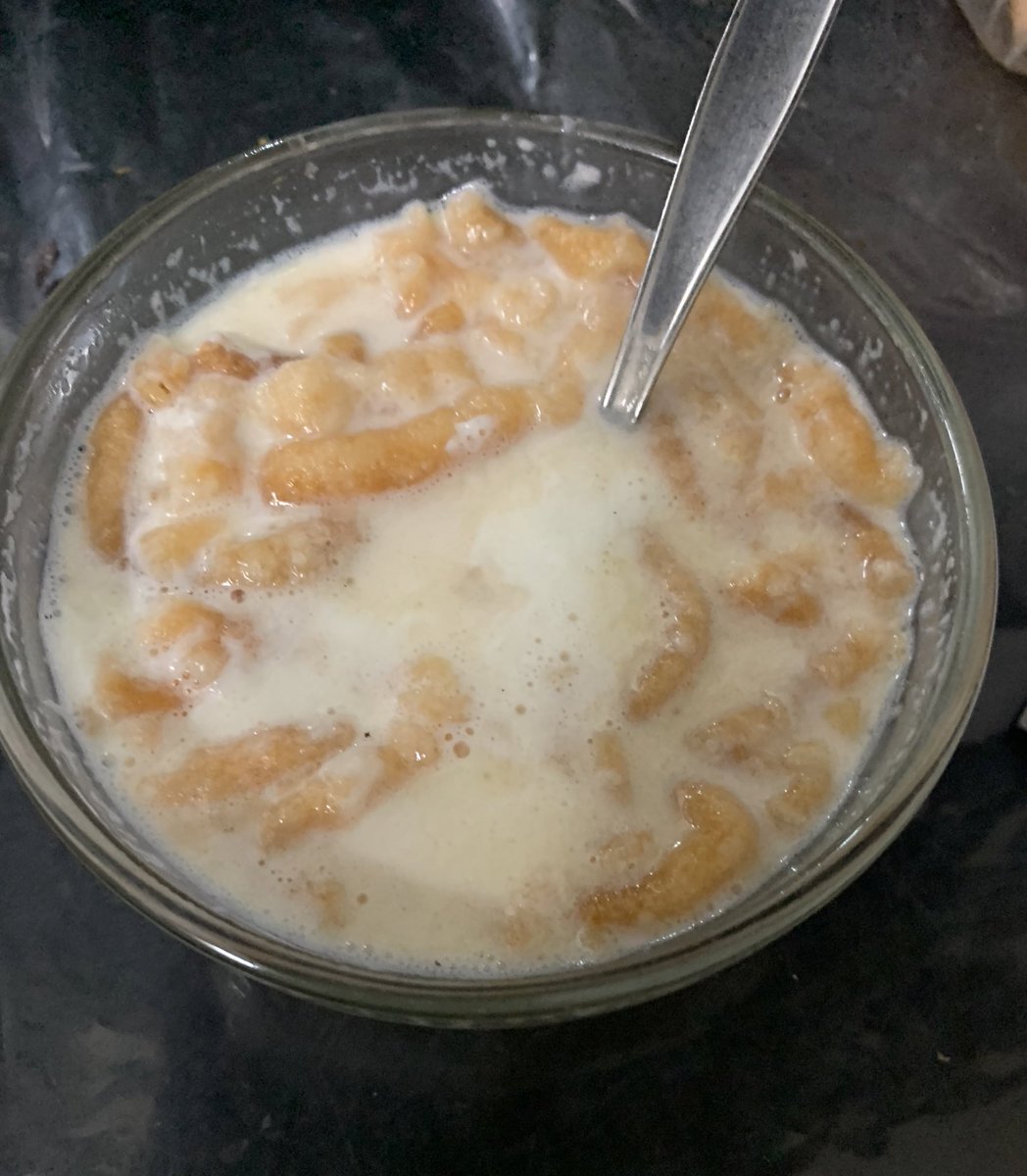 S_Junaid_Ali's tweet photo. سردیوں کی سوگات میں دودھ جلیبی آج بھی ایک مقام رکھتی ہے۔
.
.
.
.
.
#FoodieBeauty #lahorifood #winters #Lahorewinters #foodies https://t.co/H9eEGGmjrM