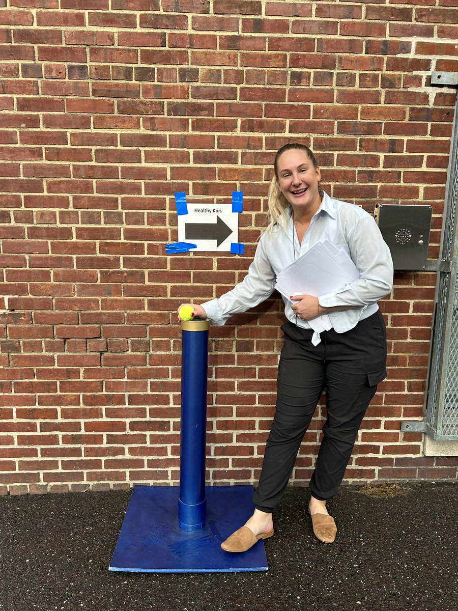 2nd teacher to make the Almost Impossible Shot, congratulations to <a href="/colls_sharp1st/">Miss Pugliese</a> !