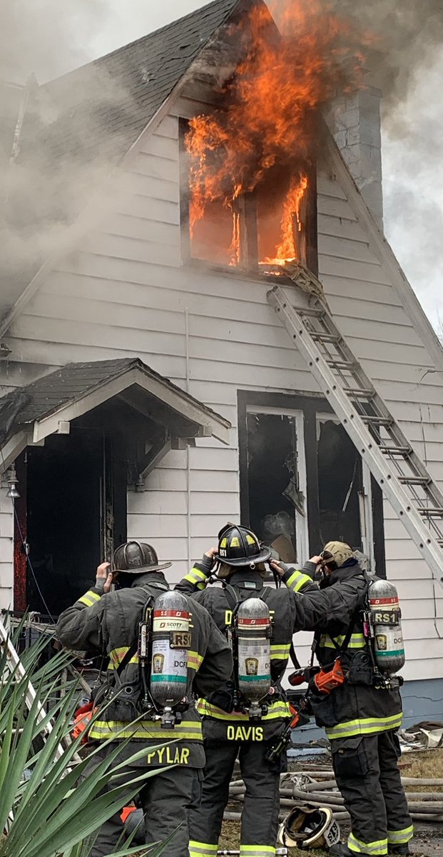 dcfireems's tweet photo. Update 2 Alarm fire 3400 block S. Dakota Ave NE. Due to deteriorating conditions, we  temporarily reverted to exterior attack, hitting fire from outside. We are now back inside. Urgent request for @PepcoConnect for live wires on fire truck. 1 injured firefighter. #DCsBravest. https://t.co/tsxz3ldfq5