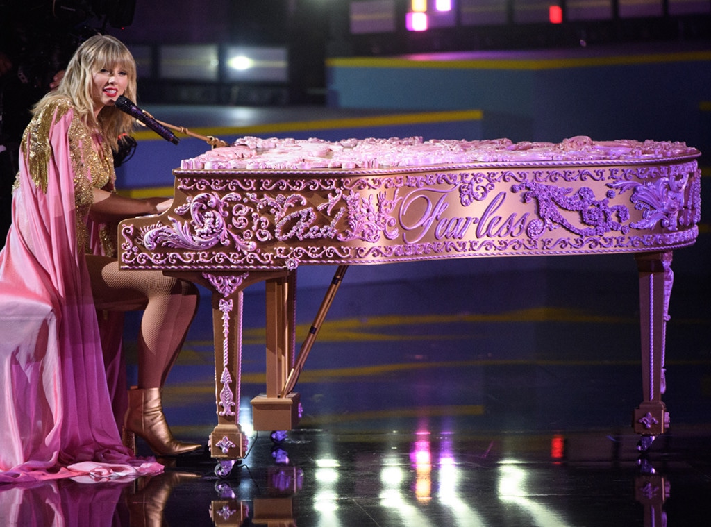 samisntokay's tweet image. And when Taylor takes an updated version of this piano on tour &amp;gt;&amp;gt;&amp;gt;&amp;gt;&amp;gt;