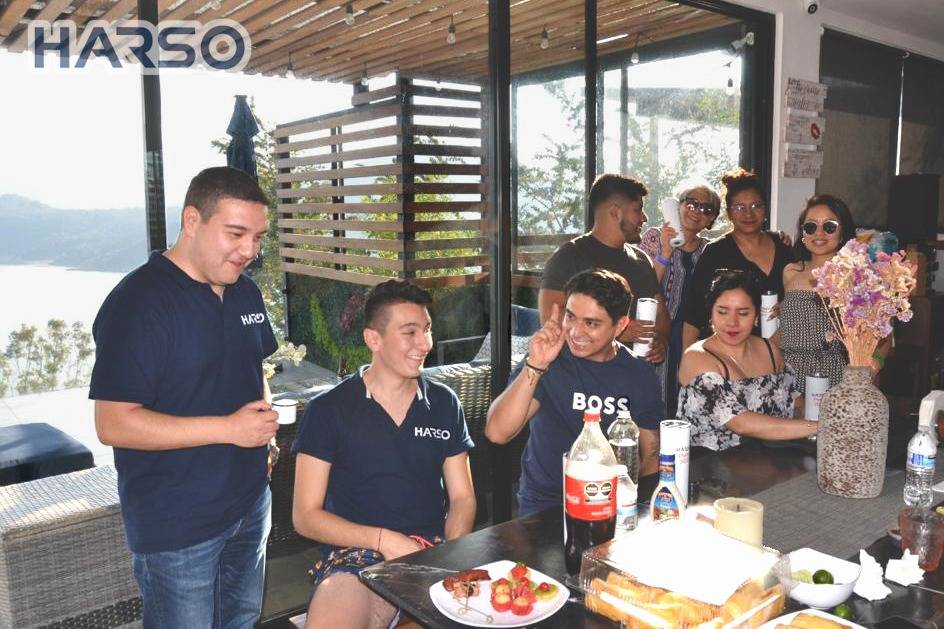 Harso_mx's tweet photo. Les compartimos un poco de lo vivido en la convivencia de fin de año, sabemos que nuestro recurso más valioso son nuestros colaboradores, es por ello que queremos que siempre se sientan parte de #HARSO Technologies. 
#IT #Findeaño #Navidad #goals #HappyHoliday https://t.co/LfUC1ztQ27