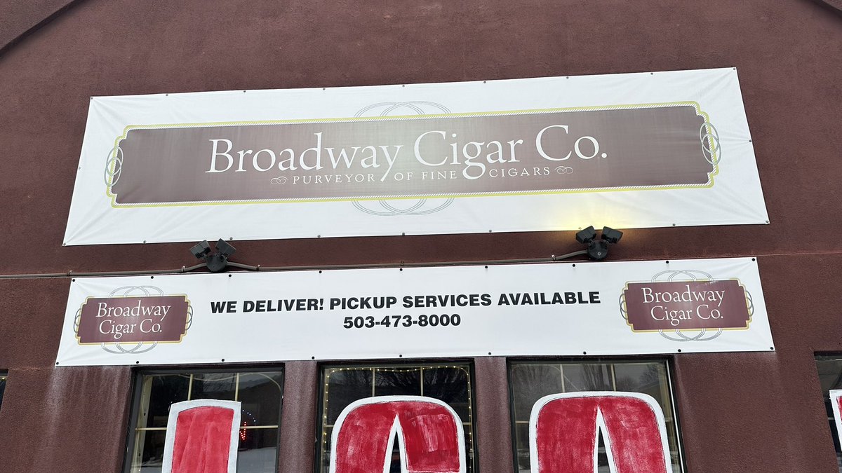 GoldinJonas's tweet photo. its Wednesday at @broadwaycigar located at NE Broadway st. and its time to stock up for the rest of the week, so stop by and stock up on both favorite and new smoke alike, and don't forget to pick up some accessories. 
#broadwaycigarco #portland #cigars #enjoylife #celebrate https://t.co/u5MECTLGPF