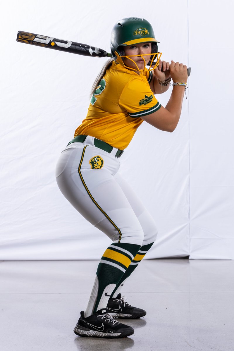 NDSUsoftball's tweet photo. Game faces: on 😤
Softball: 🔜 https://t.co/PqlklT9Ezv