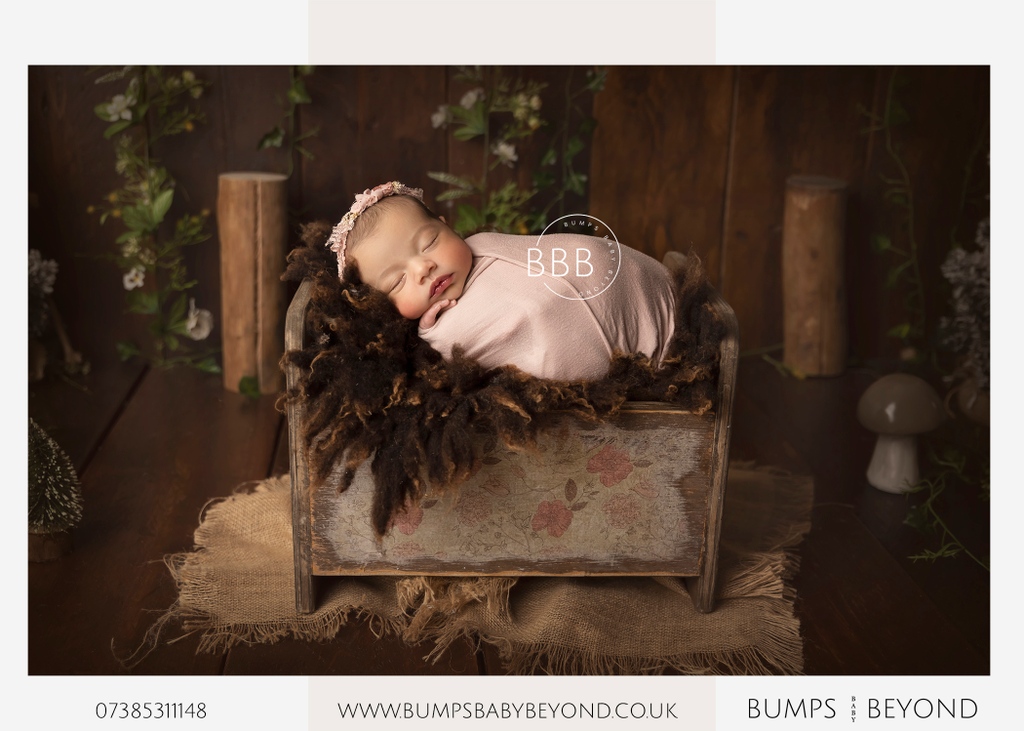 bbbphotographer's tweet photo. Another cutie we've had in the studio with us. 

How old do you think she was here?!? 

https://t.co/0roTWT0KgV 
#bumpsbabybeyond #newborn #newbornshoot #baby #babygiftidea #babyshower #leicestersphotographer #due2022 #newbaby #maternityphotographyleicester https://t.co/r4QCMpVML5