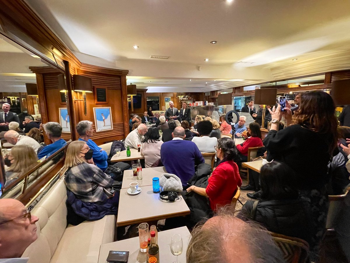 Bien vieillir en France : un défi à relever dès le plus jeune par la prévention et l’accompagnement tout au long de la vie.

Réunion publique ce soir avec <a href="/JCCOMBE/">Jean-Christophe COMBE</a> et <a href="/AstridPanosyan/">Astrid Panosyan-Bouvet</a> pour échanger sur la proposition de loi portée par les @DeputesRE