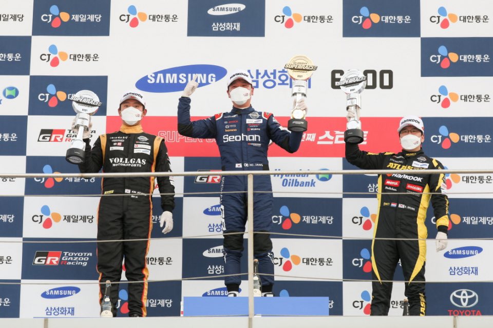 JangDriver06's tweet photo. #Careers #1st #stockcar #supercar #superrace #supra #race #winner #champion #장현진 #장드 #seohan #hyunjinjang #jangdriver #racingdriver #alpinestars #arai #bell #stilo #omp #sparco #imsa #nascar #gt3 #sabelt https://t.co/yoEP7DdQnz