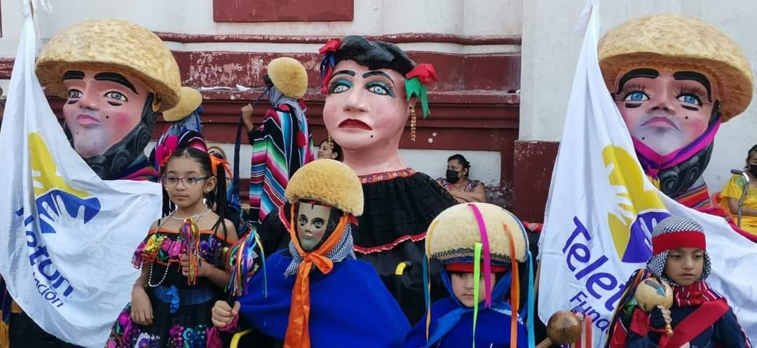 ARRANCA la Fiesta Grande de #ChiapadeCorzo con baile de infantes

Cientos de niños salieron a las calles de Chiapa de Corzo, en el marco del día del Niño de Atocha, acompañados del Patrón de los Parachicos y por primera vez infantes del CRIT Chiapas participan en fiesta.