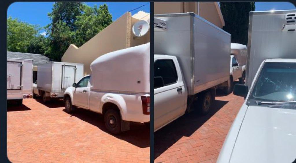 BqeCouriers's tweet photo. Happy new year #twitter fam, we are still well in operation and have our GIT insurance so please do assist with work around #Bloemfontein, #FreesState and around the country anytime on 081 581-6034. #bussines @BrimaLogistics @fs_anc_caucus @kompup https://t.co/qSiqw3ZDMS
