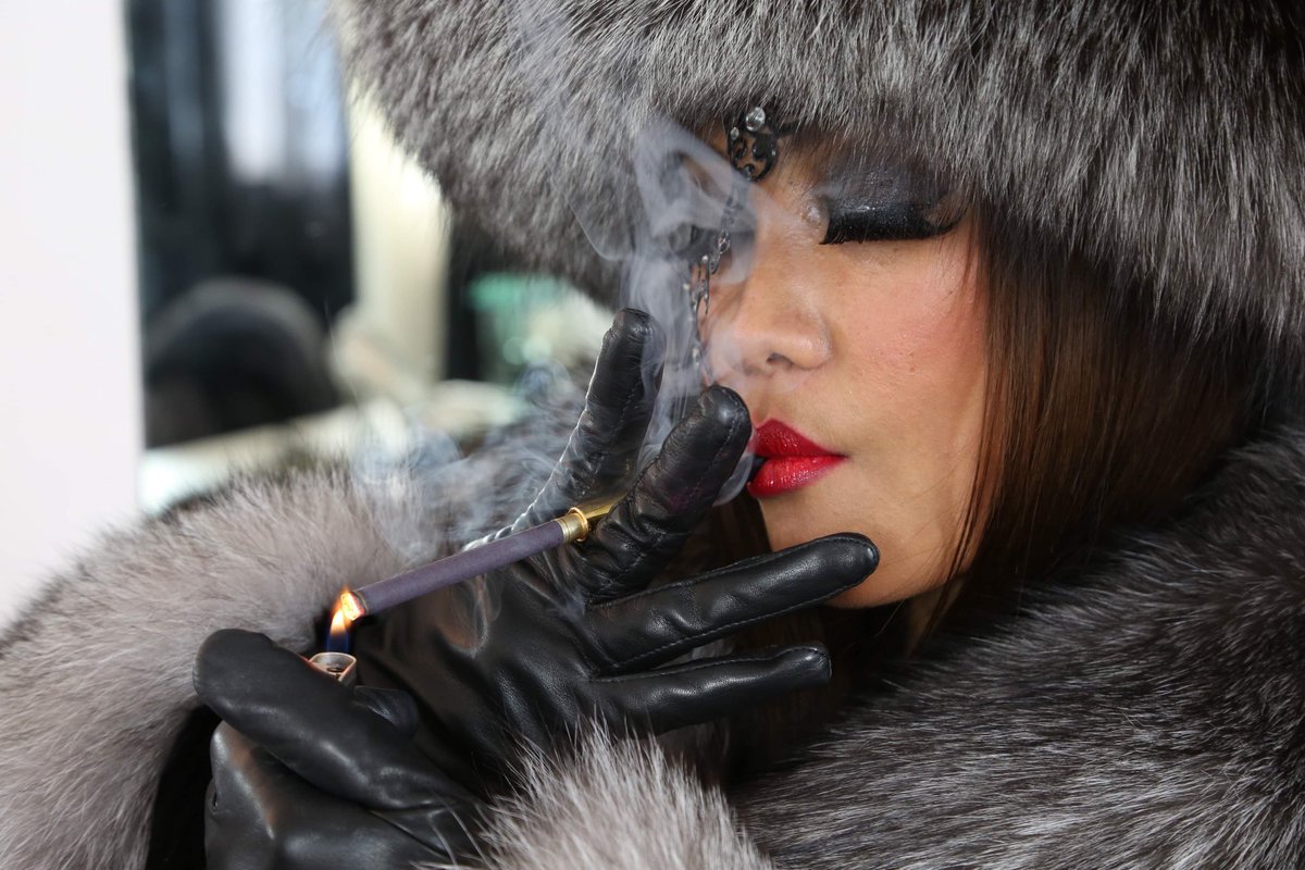 FurMistress_UK's tweet photo. ~~~ Mistress Amy ~~~

Am I teasing you right now? Do you want to see more? Head over and look me up at https://t.co/XU5to5Jhes it’s that easy 😘 😍❤️#fur #furfetish #furmistress #mistress https://t.co/7znx40Qp98