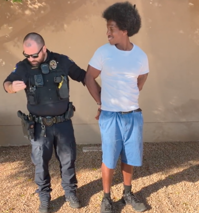 More Phoenix PD news...

Over Thanksgiving week, an officer handcuffed and detained a Walls Street Journal reporter who was trying to interview customers outside of a bank. 

A bystander troubled by what was happening recorded the situation. 

@ABC15 will have that story tonight.
