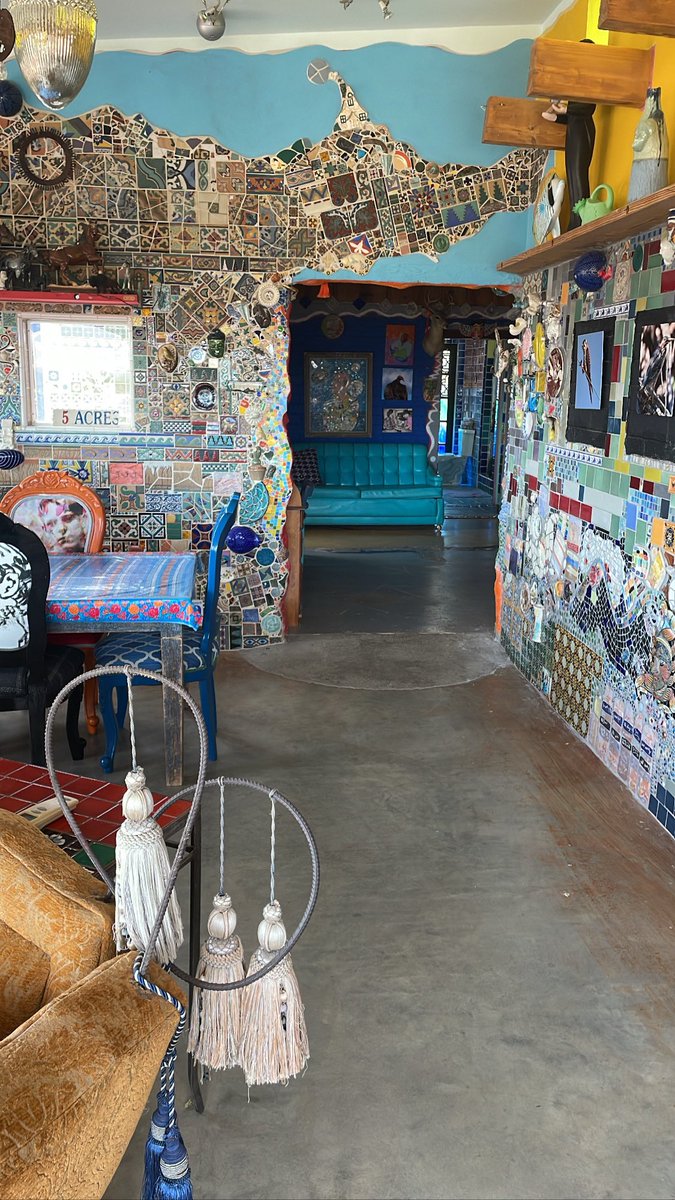 2Framezz's tweet photo. @Airbnb Tour- The Tile House 🟥🟪 https://t.co/kldIp6MKSa