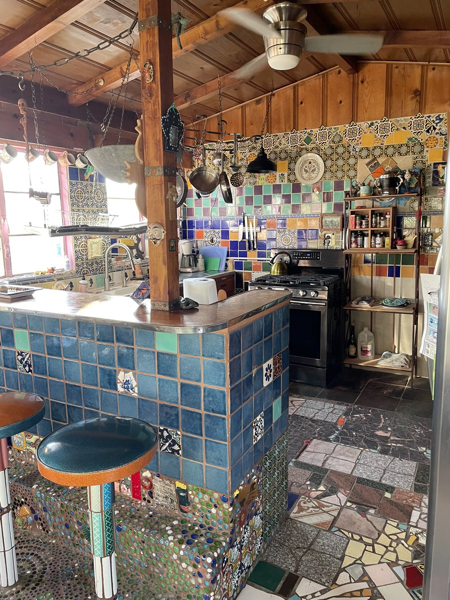 2Framezz's tweet photo. @Airbnb Tour- The Tile House 🟥🟪 https://t.co/kldIp6MKSa