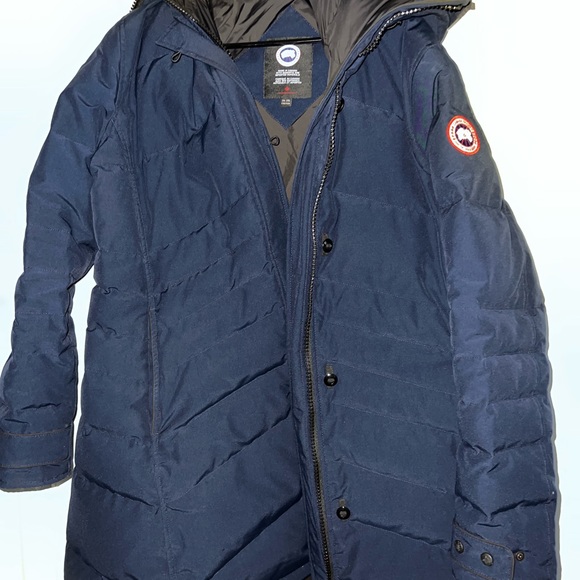 So good I had to share! Check out all the items I'm loving on <a href="/Poshmarkapp/">Poshmark</a> #poshmark #fashion #style #shopmycloset #eos #nike #canadagoose: posh.mk/Ia8l6ZMWjwb
