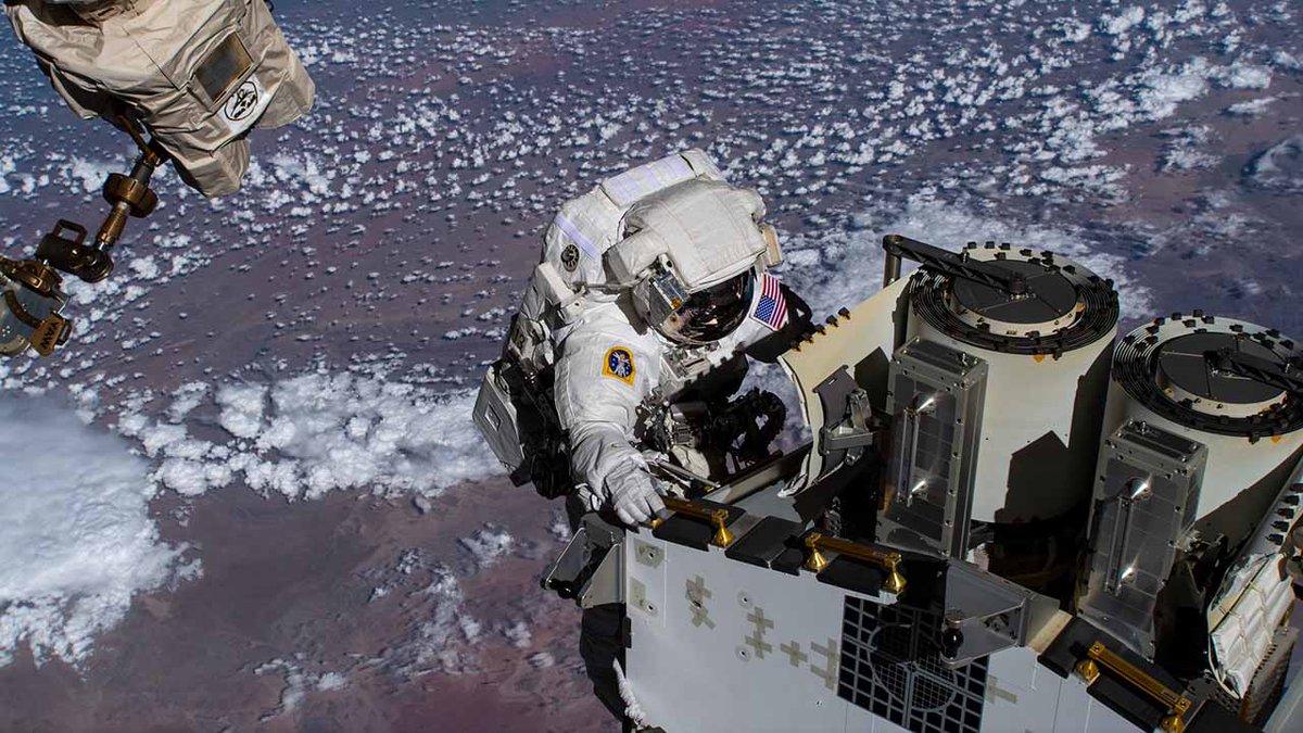 ISS_CASIS's tweet photo. Hey #CES2023! Join us Fri,, Jan 6, at 8:30am PT for an out-of-this-world opportunity when—LIVE from the ISS—@NASA_Astronauts Nicole Mann &amp; Frank Rubio share what its like to live &amp; work in space &amp; the groundbreaking research happening on the orbiting lab: https://t.co/qui09yxQHA https://t.co/o2nWcfIDmb