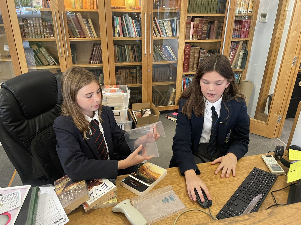 HeadPockSchool's tweet image. Super day today @PockSchool - thanks to colleagues for their commitment and support! Looking forward to seeing pupils back tomorrow! #startofterm