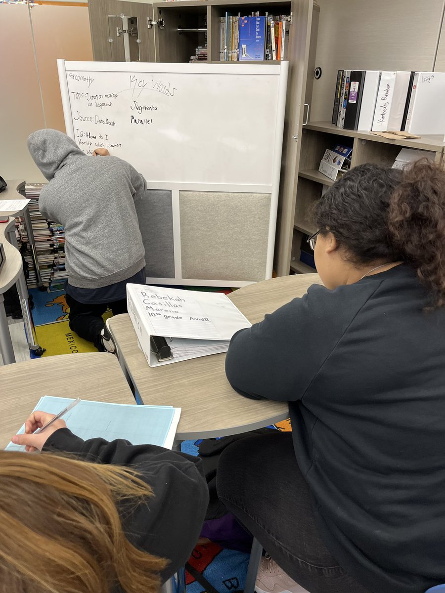 EdTechCampbell's tweet image. Great day at @SAISDBurbankHS in Mr Gutierrez AVID class on tutorial day. Ss completed TRF (Tutorial Request Form) for homework and presented POC (Point of Confusion) and higher level tutorial question. @SAISD_EdTech