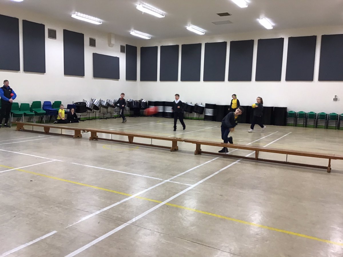 LindenRDRowan's tweet photo. @LindenRDRowan playing Dodgeball in @Linden_PE @LindenRoad https://t.co/6o4G0hTHtp