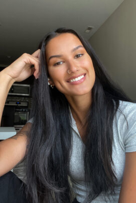 We Are Healers (@wearehealers) on Twitter photo Erica Bhatti’s (Lac du Flambeau Tribe) dream has been to return to her reservation as a doctor & give back by providing her community with #medicalcare.
Erica chose to go to <a href="/thisisUIC/">University of Illinois Chicago</a>, because they have a #NativeAmerican Support Program. #MedTwitter
today.uic.edu/inspiring-grad… Erica Bhatti’s (Lac du Flambeau Tribe) dream has been to return to her reservation as a doctor & give back by providing her community with #medicalcare.
Erica chose to go to <a href="/thisisUIC/">University of Illinois Chicago</a>, because they have a #NativeAmerican Support Program. #MedTwitter
today.uic.edu/inspiring-grad…