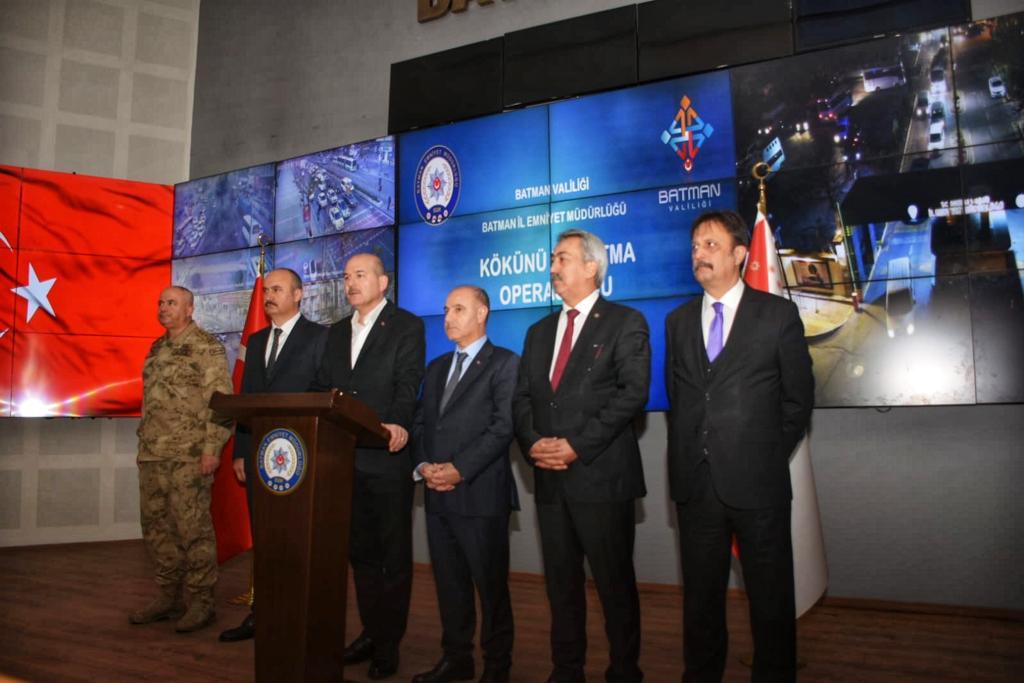 Bugünün şafağında, İçişleri Bakanımız Sn. Süleyman SOYLU, EGM Müdürüm Sn.Mehmet AKTAŞ ve Narkotik daire başkanımızın Cok güçlü manevi destekleriyle, Batmanımızda " KÖKÜNÜ  KURUTMA " OPERASYON' nu gerçekleştirdik.
Uyuşturucu illetiyle mücadelemize ara vermiyoruz...