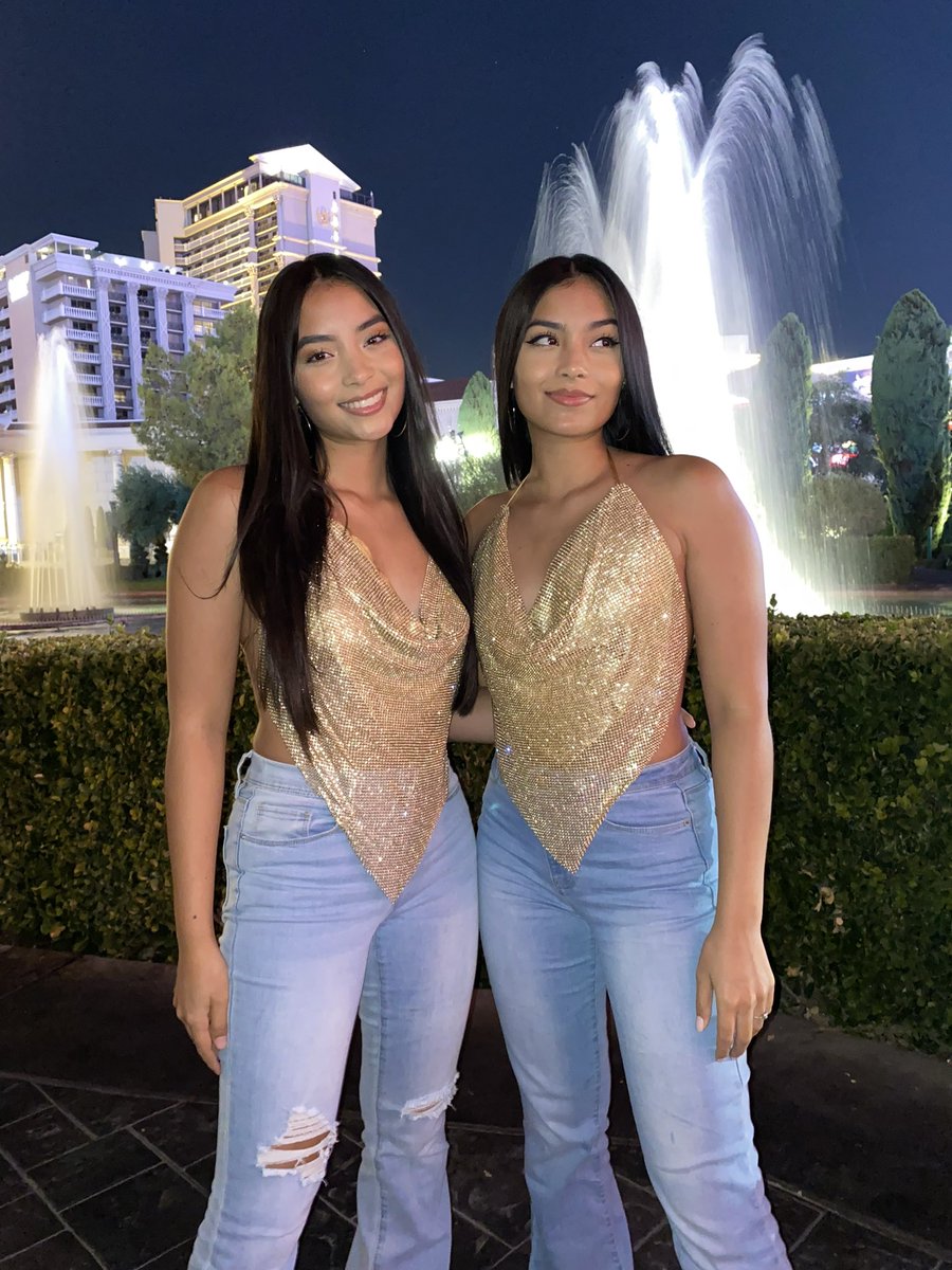 MontoyaTwinz's tweet photo. Retweet if you’ve ever matched with your bestie ✨ https://t.co/KhFPrXzoLS