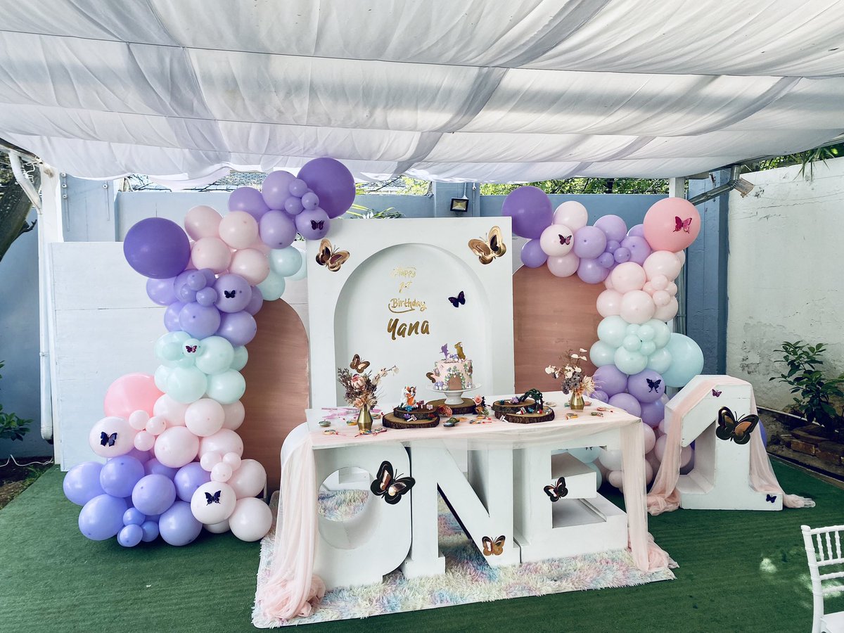 masana_events's tweet image. If y’all ever need decor for kiddies parties, birthday, baby showers, bridal showers, lobola, wedding, anniversary, tv shows, work functions, I’m your girl. 

I do stunning stunning decor! 🥰🥰🥰you can check my page @MasanaEvents&amp;amp;Garlands on Instagram.