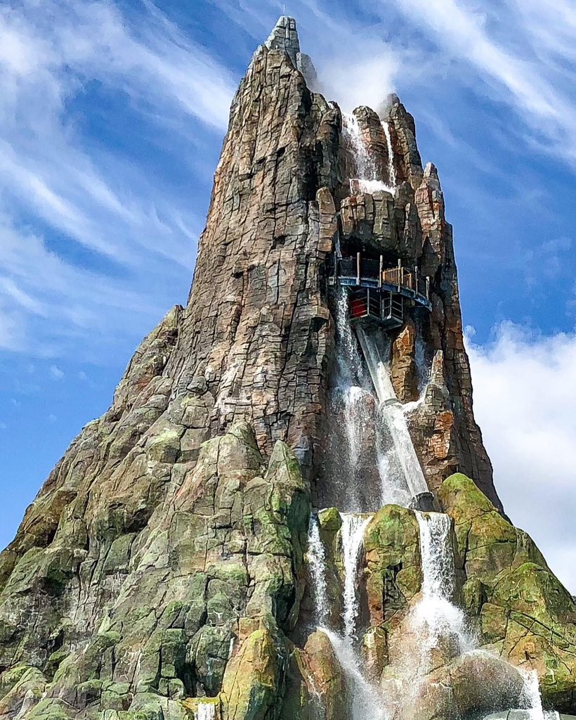 FanAttractions's tweet photo. Picture a sunny warm day here @universalorlando #volcanobay 🌋 #universalorlando #waterpark #warmvibes☀️ #uoap #universalmoments #themepark #readyforuniversal #fantasticattractions💫 https://t.co/XI3I7ngwlu