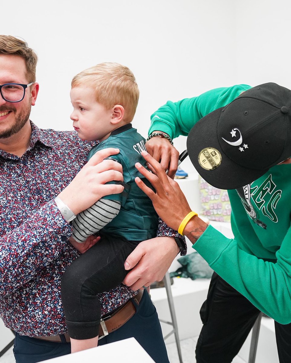 LapstoneHammer's tweet photo. We want to send a huge thank you to everyone who joined us at the shop last night for the @endstate x @DeVontaSmith_6 Panel Discussion/ Meet &amp; Greet!  

We hope you all had as much fun as we did! https://t.co/AktUuivZqw