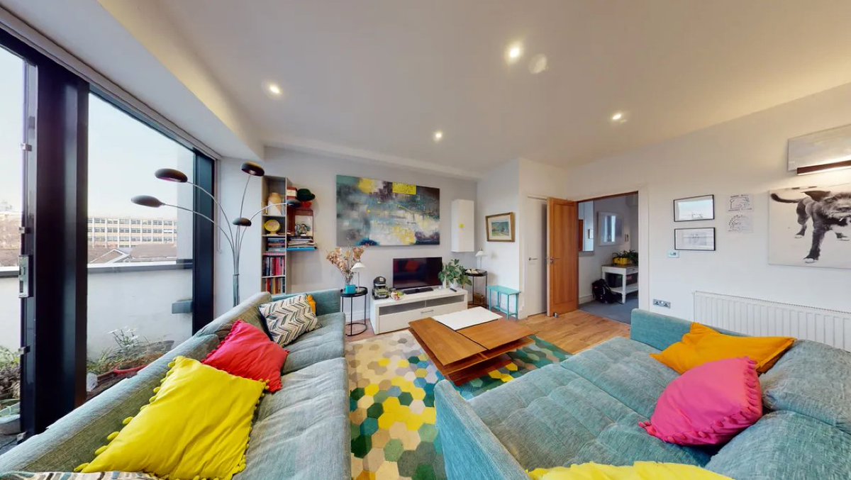 Housebuild_'s tweet photo. For those of us feeling kinda down after the holidays are over, bright, happy, bold colours can be a mood-lifter, balancing the bright and cozy.
#postholidayblue #brightcolours #moodlifter #homedesign #colourfulinterior #designideas #inspirationalhome #modernliving #housebuild_ https://t.co/BdNlXnpBbO