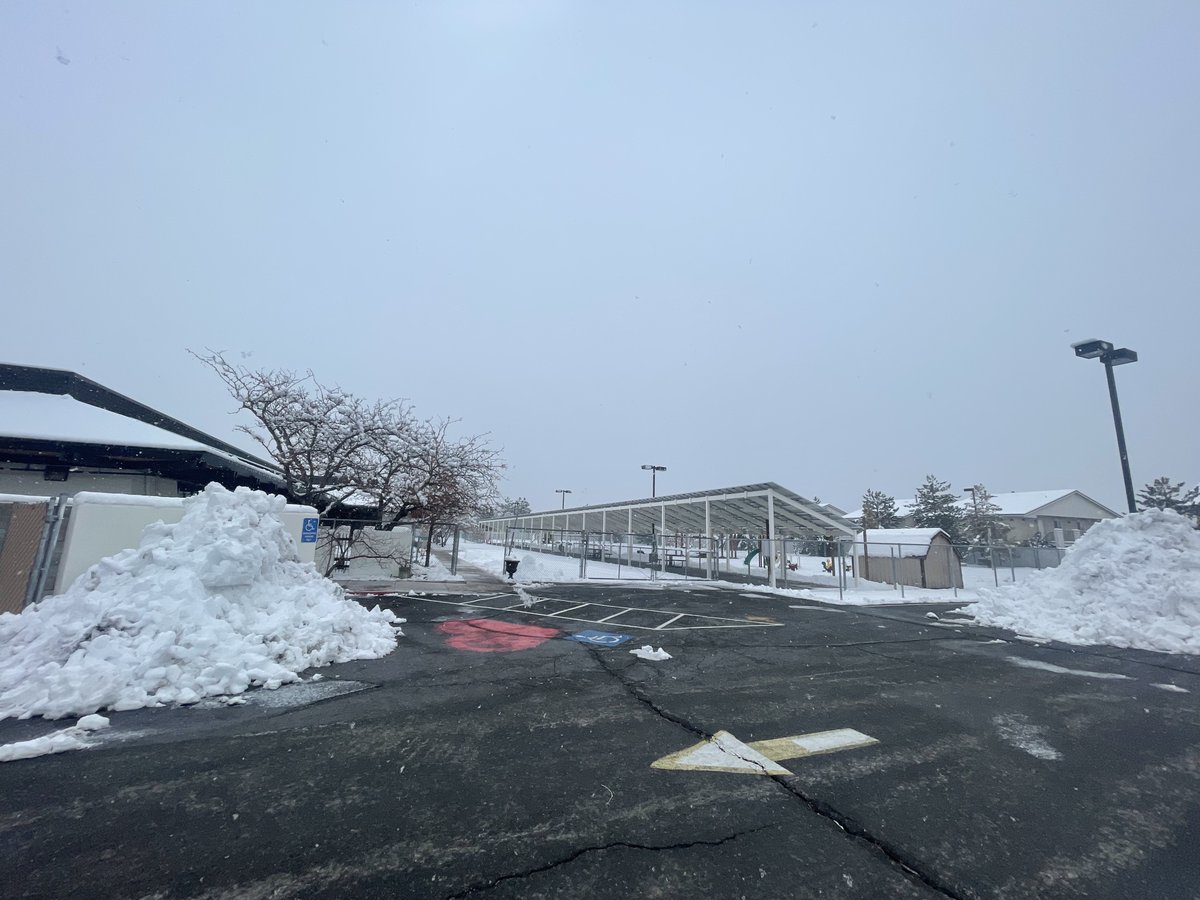 noteables's tweet photo. We're loving all of this snow! We also understand it can create challenges for accessibility. Our services and classes are still going! Please use our front or back entrances and remember you can always call us if you need help! 🎶🌨️❄️
775-324-5521 https://t.co/2pAkI243My
