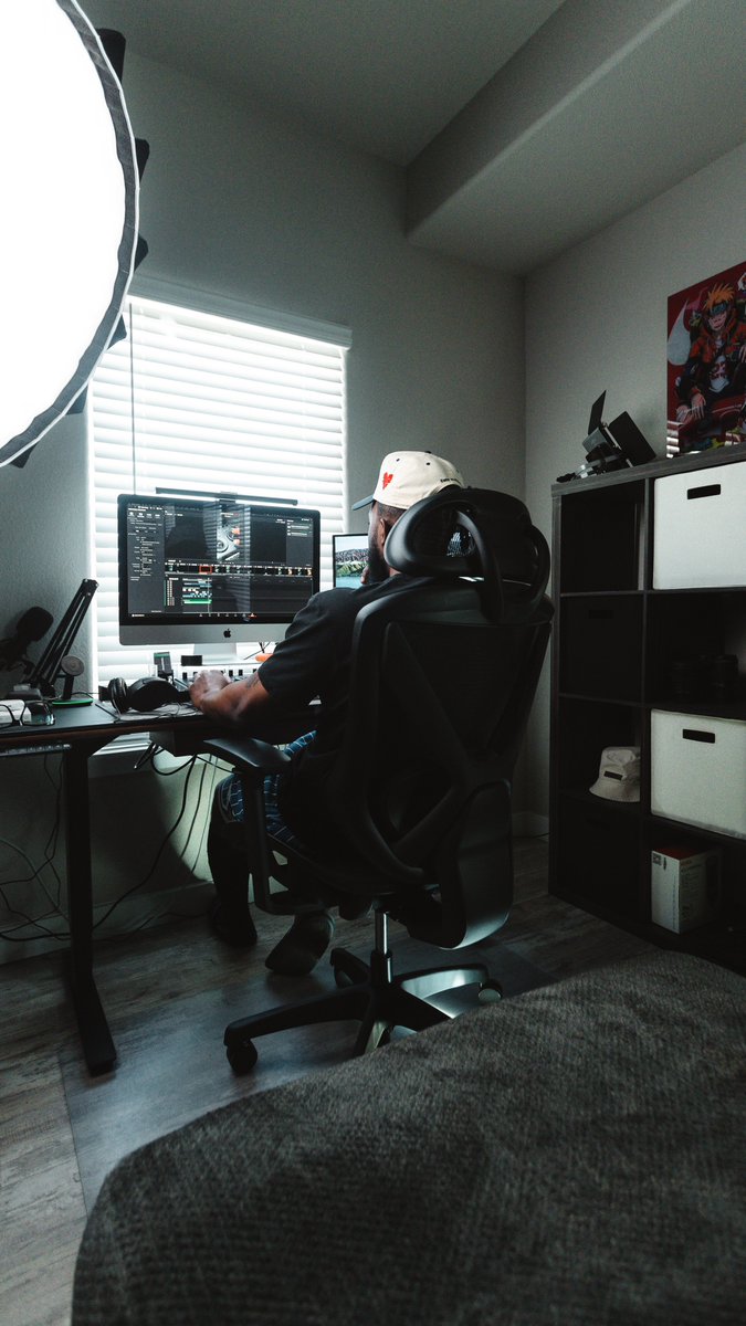 toodopeshots's tweet image. Best Editing Tool In My Arsenal! Micro Panel from Black Magic Design 🙌🏾

It’s a Color Grading Monster 🖍️

#videoediting #davinciresolve #editingworkflow