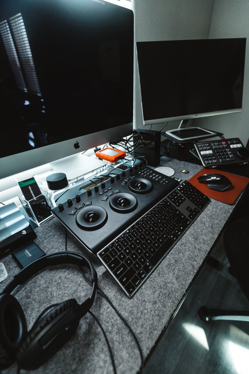 toodopeshots's tweet image. Best Editing Tool In My Arsenal! Micro Panel from Black Magic Design 🙌🏾

It’s a Color Grading Monster 🖍️

#videoediting #davinciresolve #editingworkflow