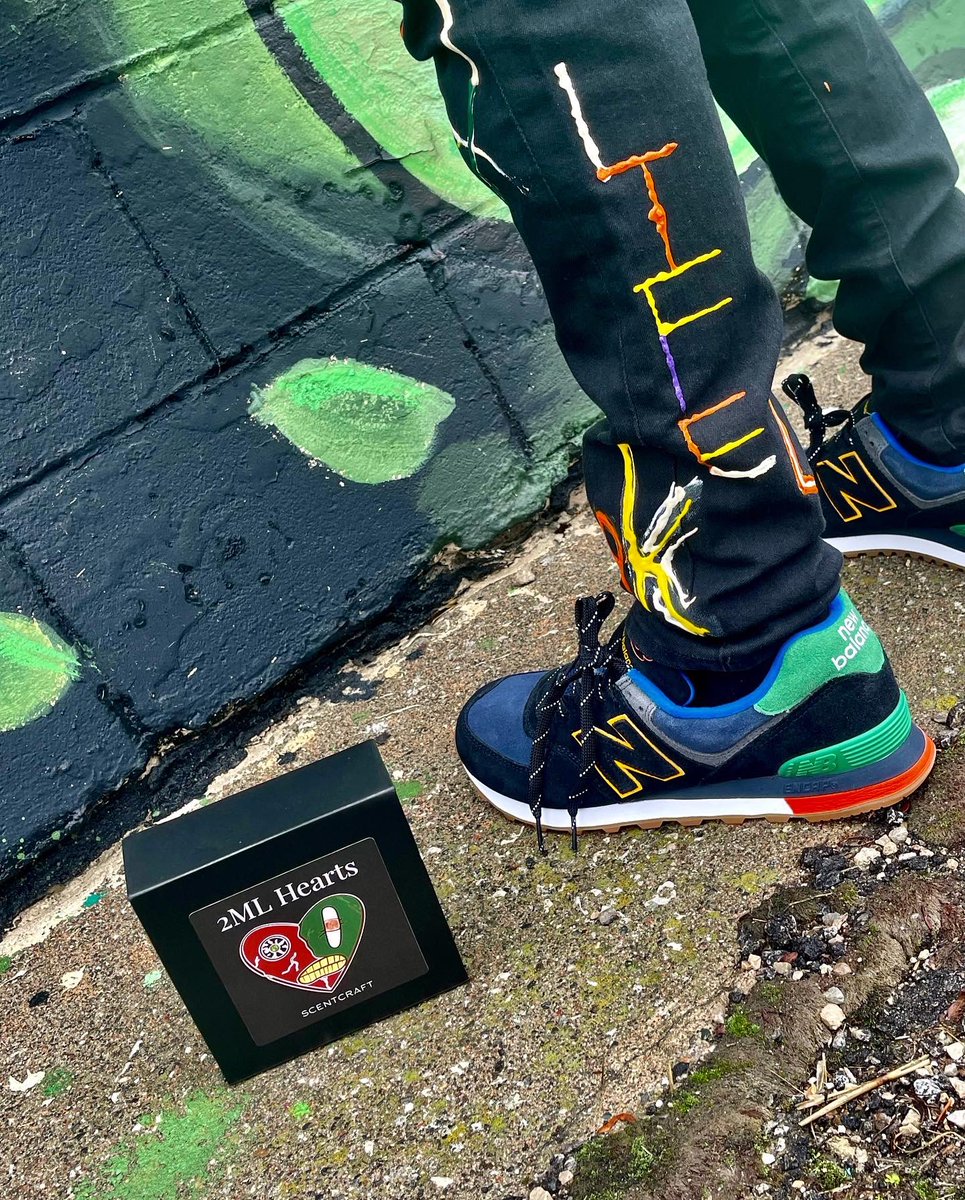 Hassan2Much_'s tweet image. Starting off the year feeling blessed 🙌🏾 I was given a chance to Create My Own Fragrance Brand. This is my first fragrance ..” IT DROPS 1-8-23 “ I will Be updating My feed everyday until the drop , Stay tuned for the insiders , discounts etc. 
#2ML 💔🔒🫡

myscent.scentcraft.com/influencer_154…